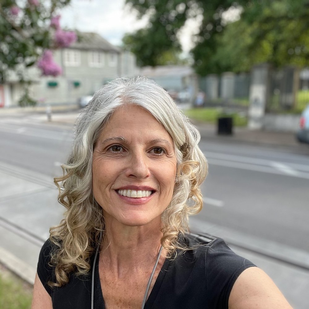 Meet your Posher, Delia